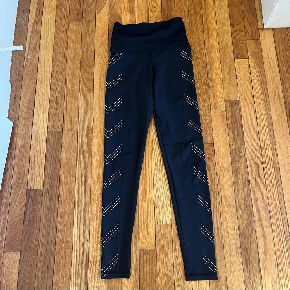 Beach Riot Sport EUC Black Legging Studded Chevron Sz Small